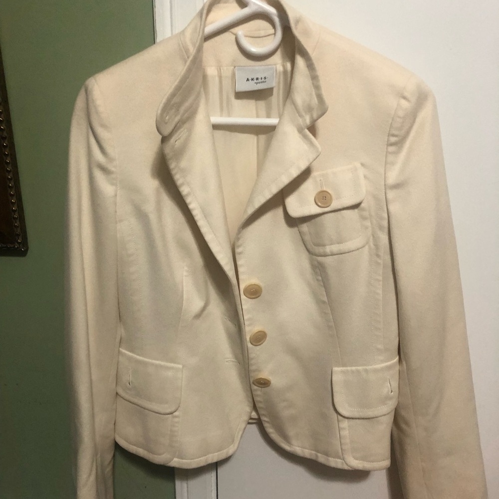 Akris Cream Tailored Blazer with Notch Lapel